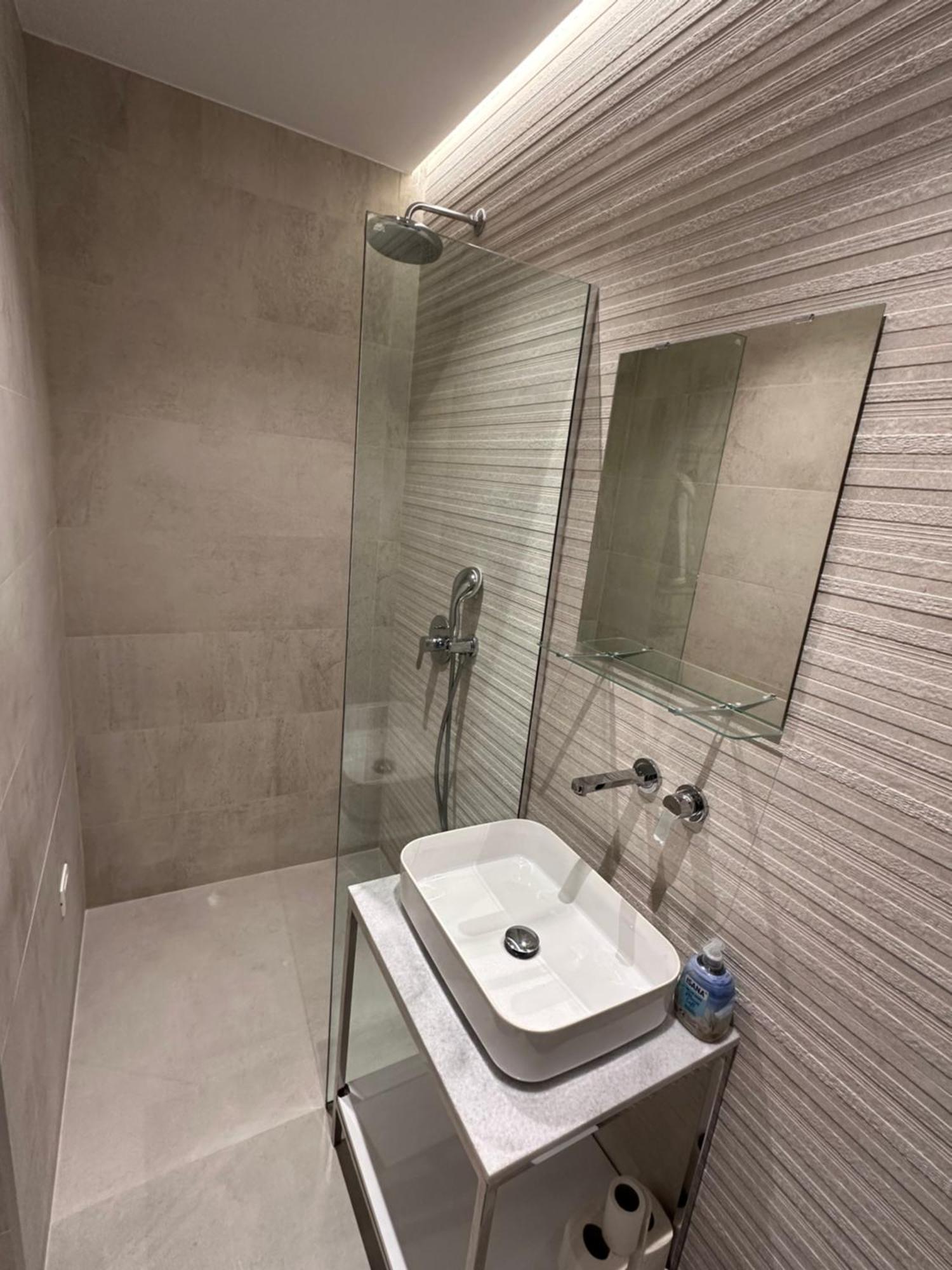 Amazon 8 Guesthouse Tirana Exterior photo