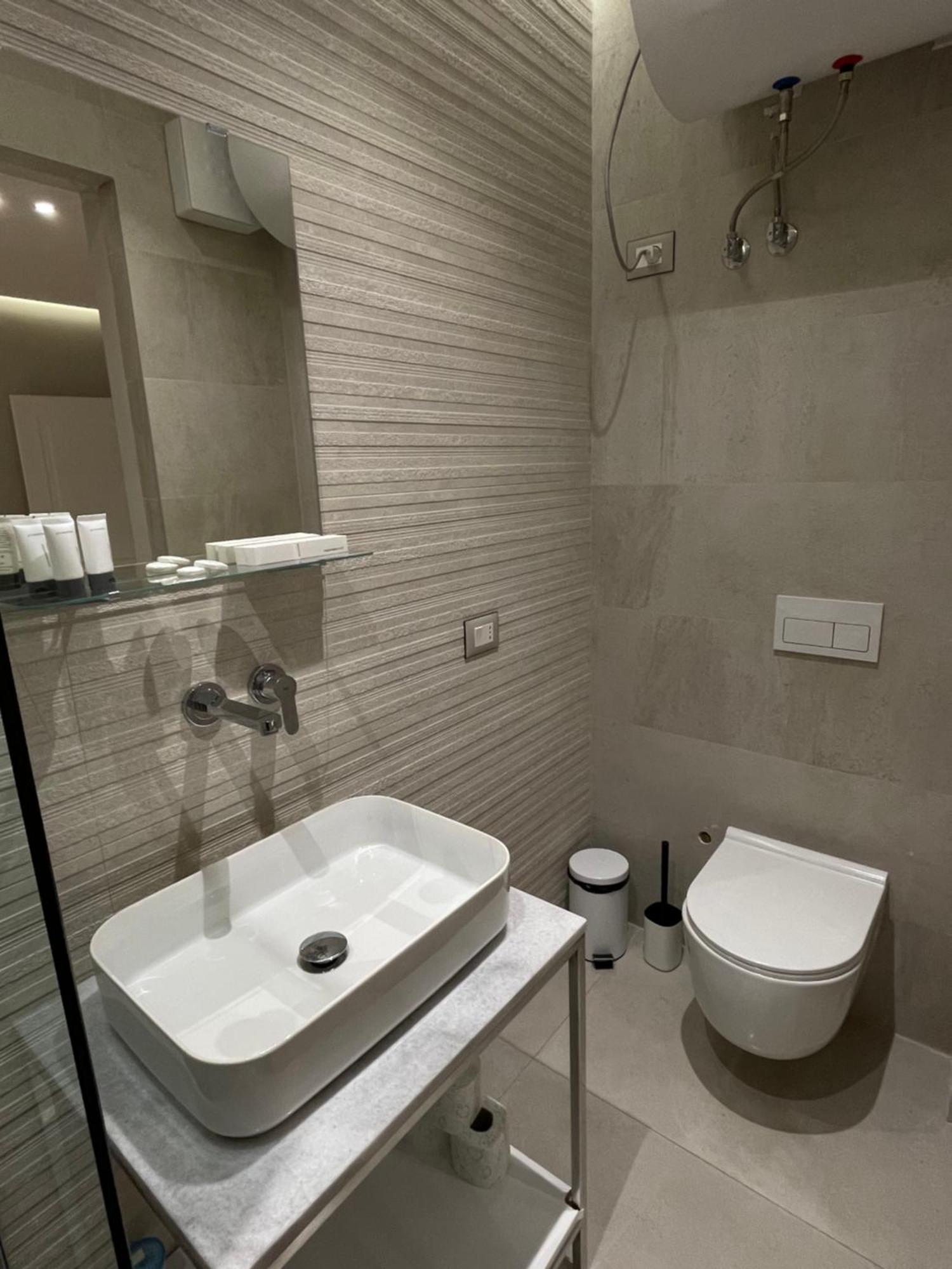 Amazon 8 Guesthouse Tirana Exterior photo